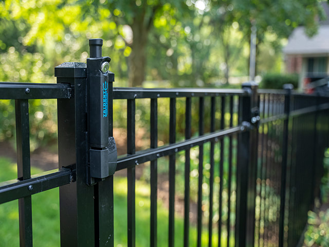 What is the Secret to Enhancing Your Property's Curb Appeal with Aluminum Fencing?